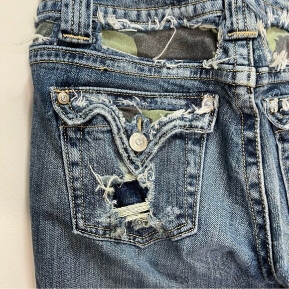 Miss Me Daphne Low Rise Bootcut Jeans Distressed Camo Size 28 - Picture 9 of 16